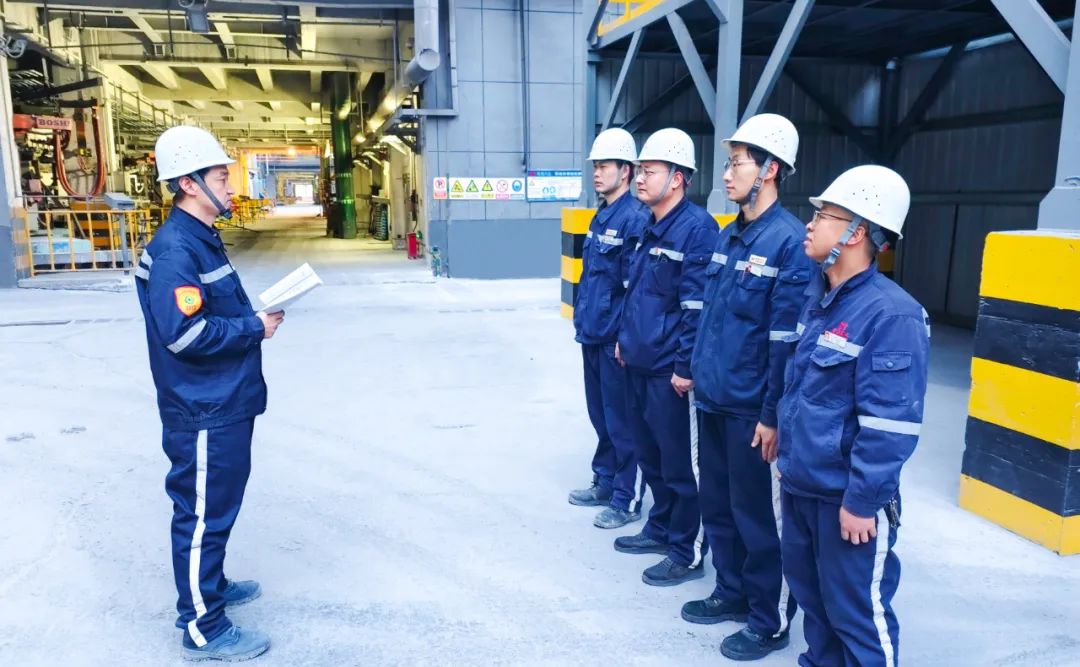 新疆宜化電石車間二一班：強(qiáng)化班組建設(shè)，筑牢基層基石(圖4)