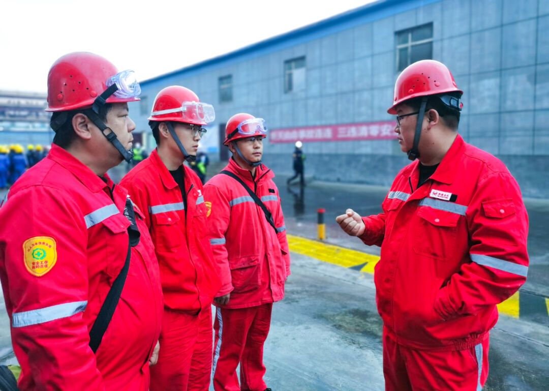 新疆宜化：直擊大修一線，看他們奮戰(zhàn)的身影(圖8)