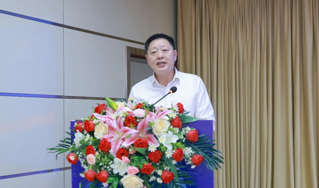 增值引領(lǐng)共贏疆來！2024宜化宜冠滴品牌戰(zhàn)略發(fā)布會在新疆輪臺縣成功舉行(圖2)