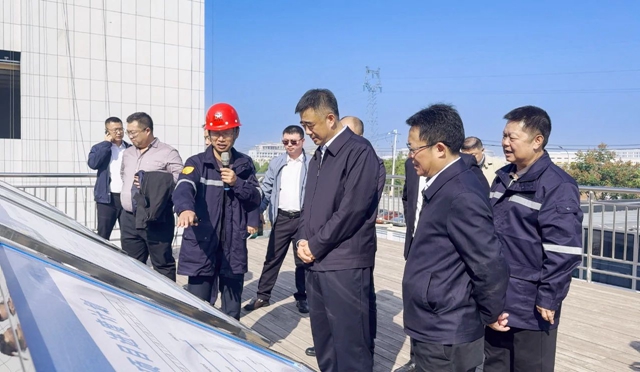 黑龍江省供銷合作社理事會(huì)主任趙勵(lì)軍、倍豐集團(tuán)董事長(zhǎng)徐陽一行到訪宜化集團(tuán)