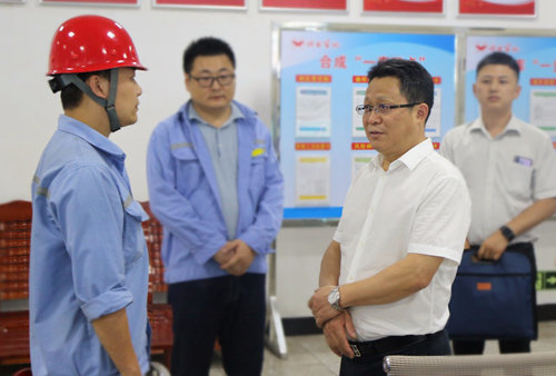 集團領導看望慰問離退休黨員、基層困難黨員和年輕黨員